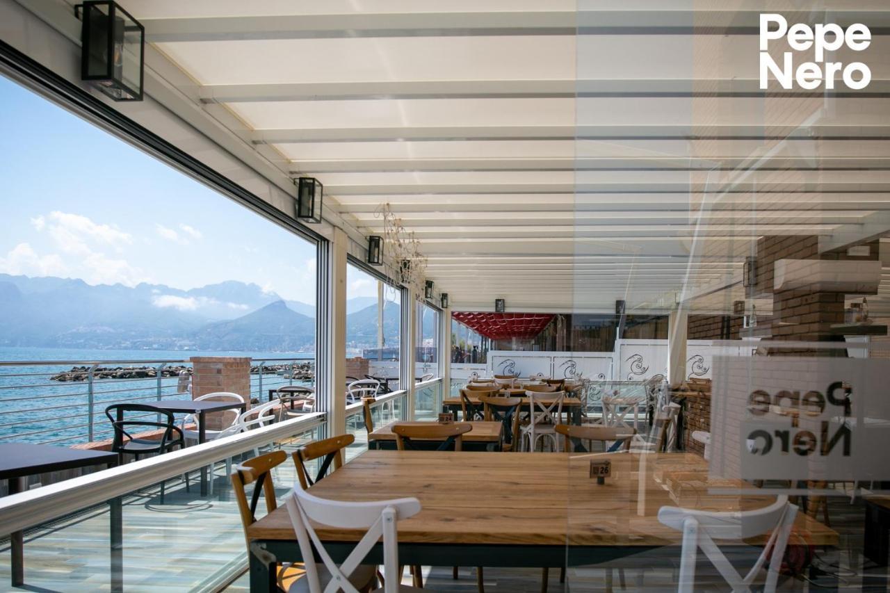 Hotel Centro Congressi Polo Nautico Salernes Extérieur photo
