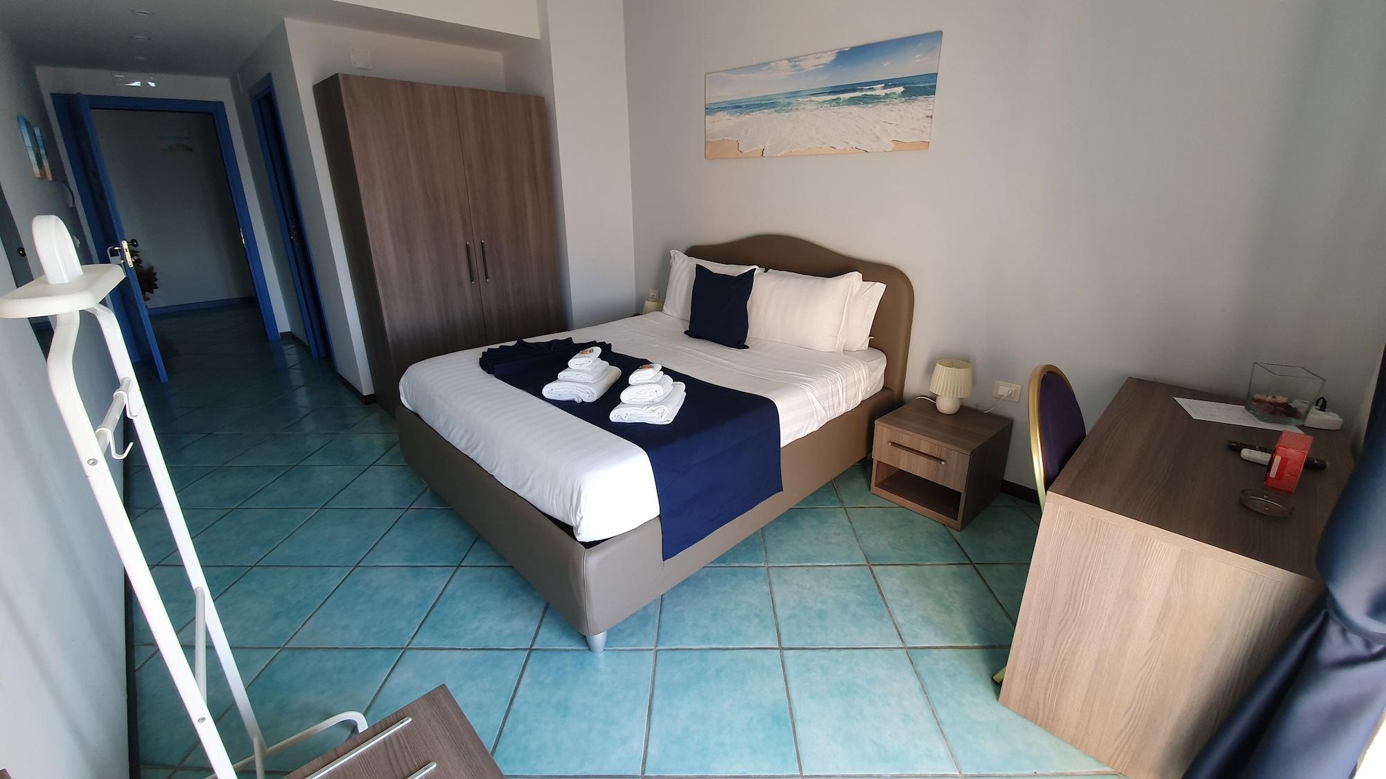 Hotel Centro Congressi Polo Nautico Salernes Extérieur photo