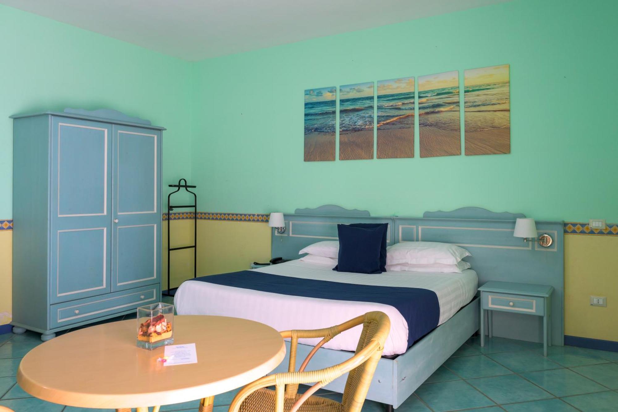 Hotel Centro Congressi Polo Nautico Salernes Extérieur photo