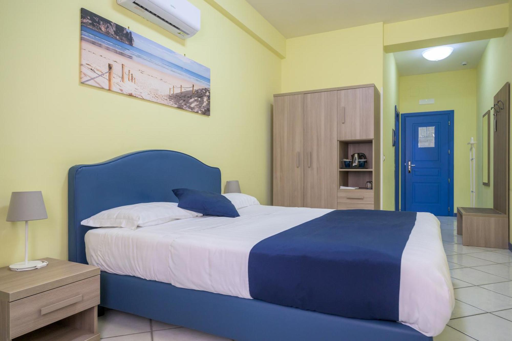 Hotel Centro Congressi Polo Nautico Salernes Extérieur photo